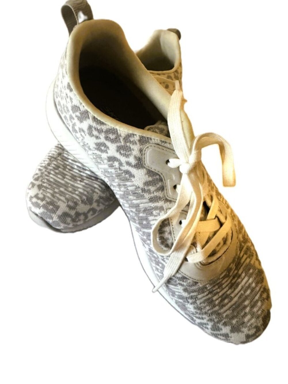 Sketchers Comfort Fit White Cheetah Print Sneakers, Size 9.